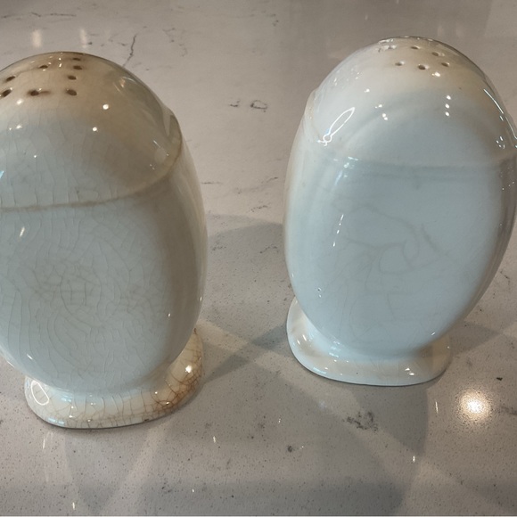 Vintage Harker Ivy Salt & Pepper Shakers 5” Tall Crazing & Chips on Top of Salt - Picture 4 of 9